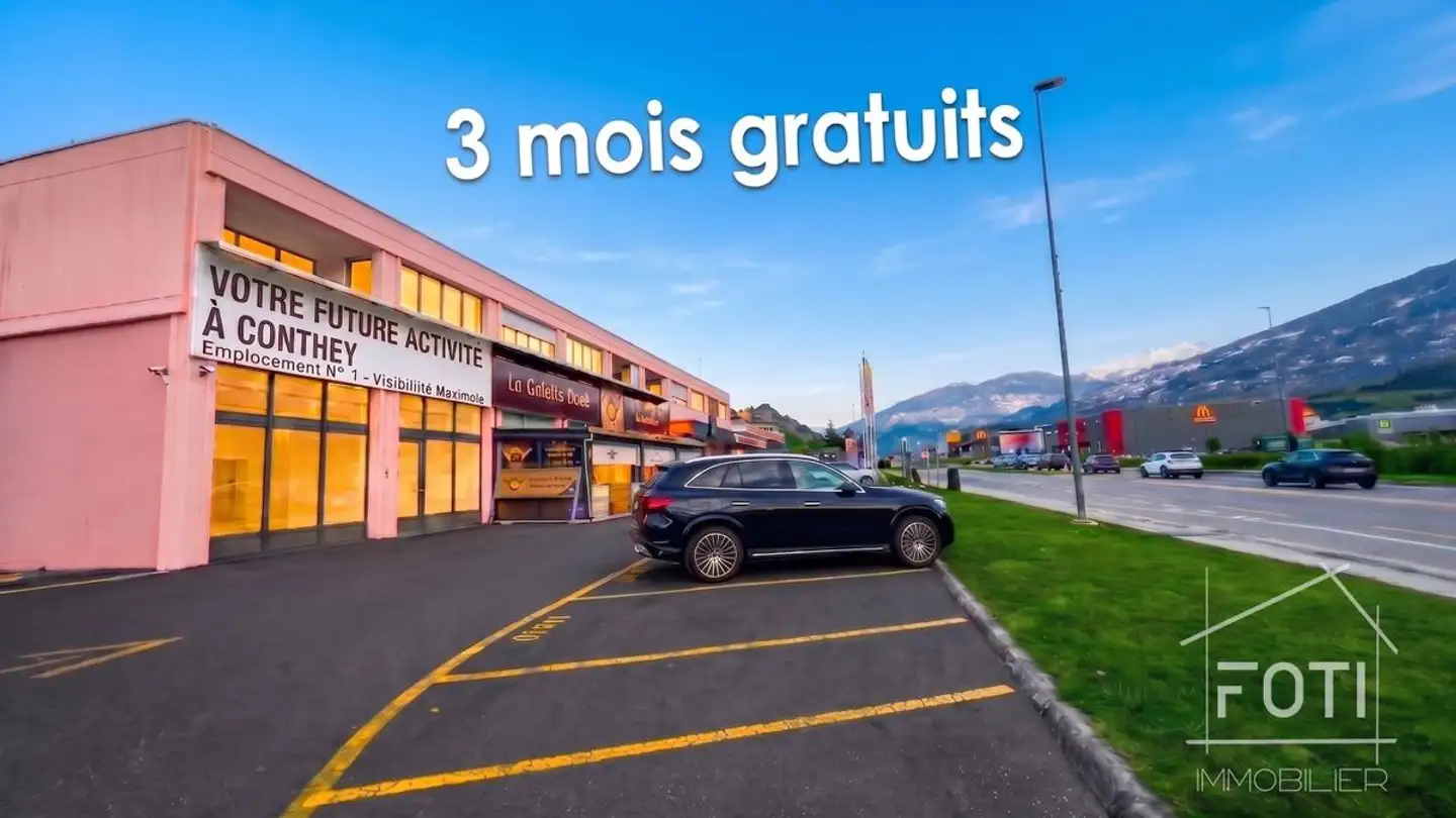 Window shop for rent - Avenue De La Gare 37, 1964 Conthey