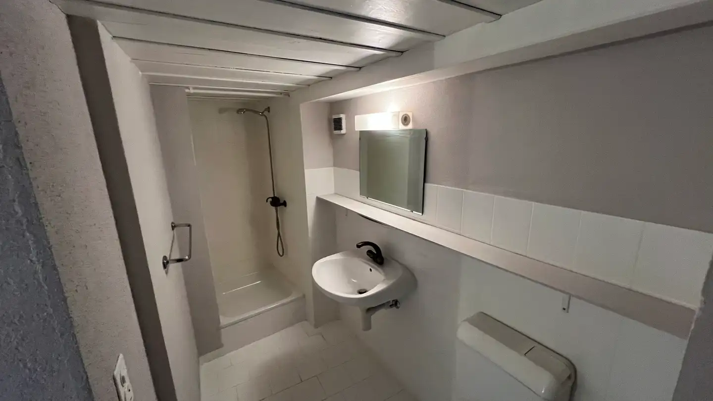 Studio à louer - Rue de l'Eglise 6, 2900 Porrentruy - Photo 4