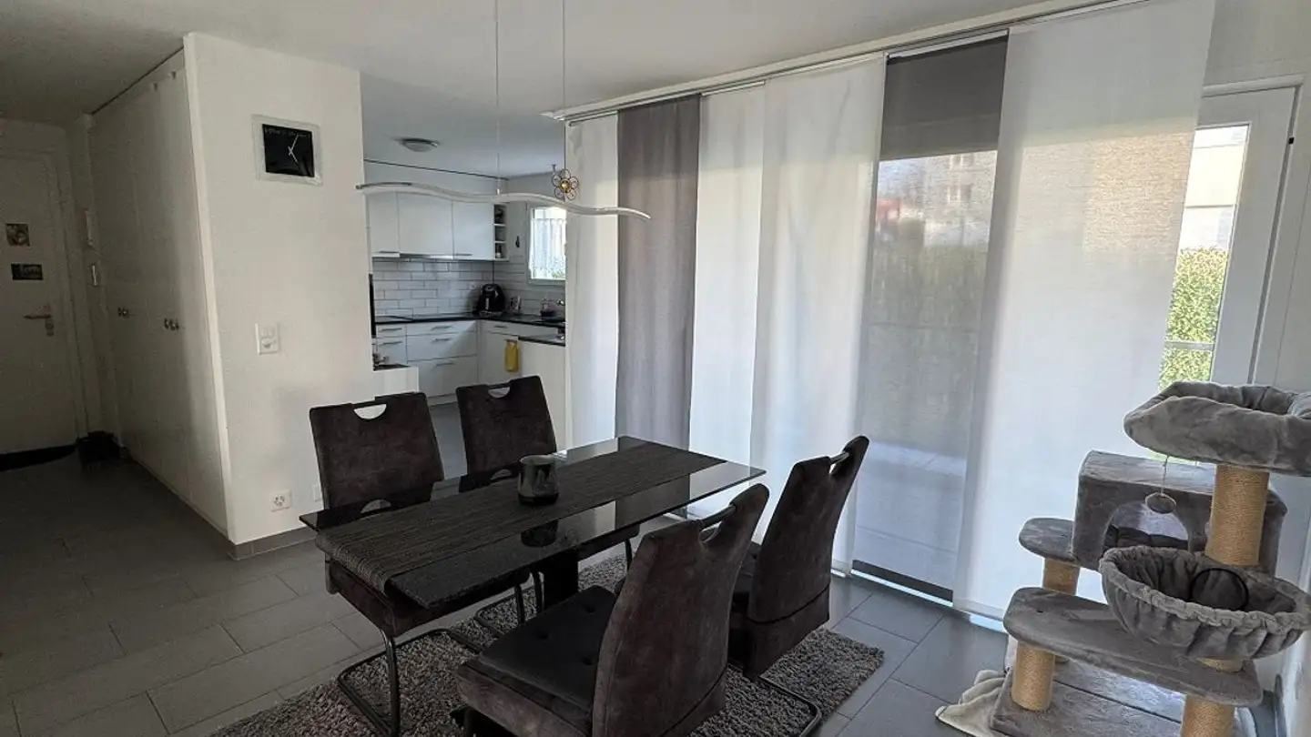 Apartment for rent - 1791 Courtaman