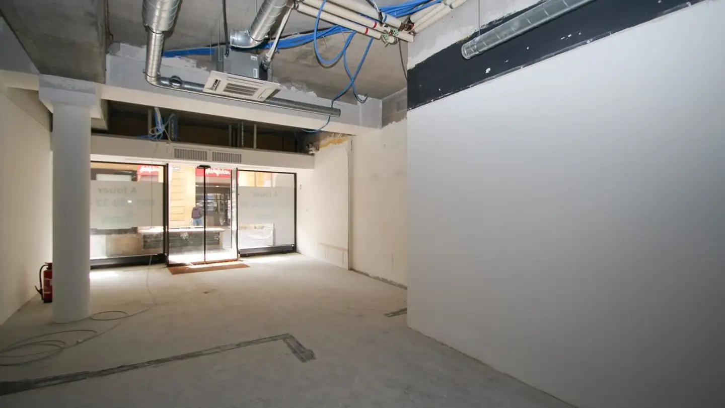 Magasin à louer - Rue de l'Hôpital, 2000 Neuchâtel - Photo 3