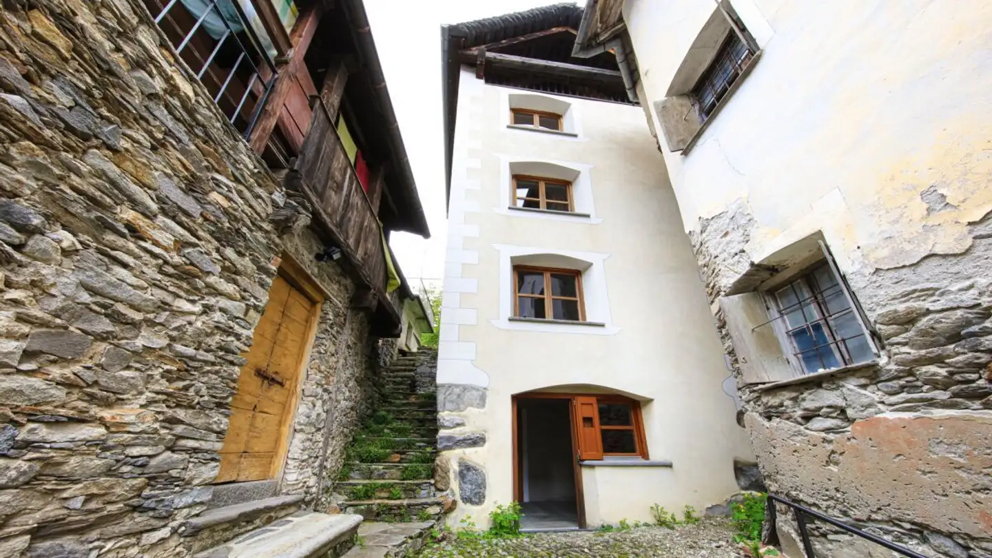Single house for sale - Prato, 6694 Prato-Sornico