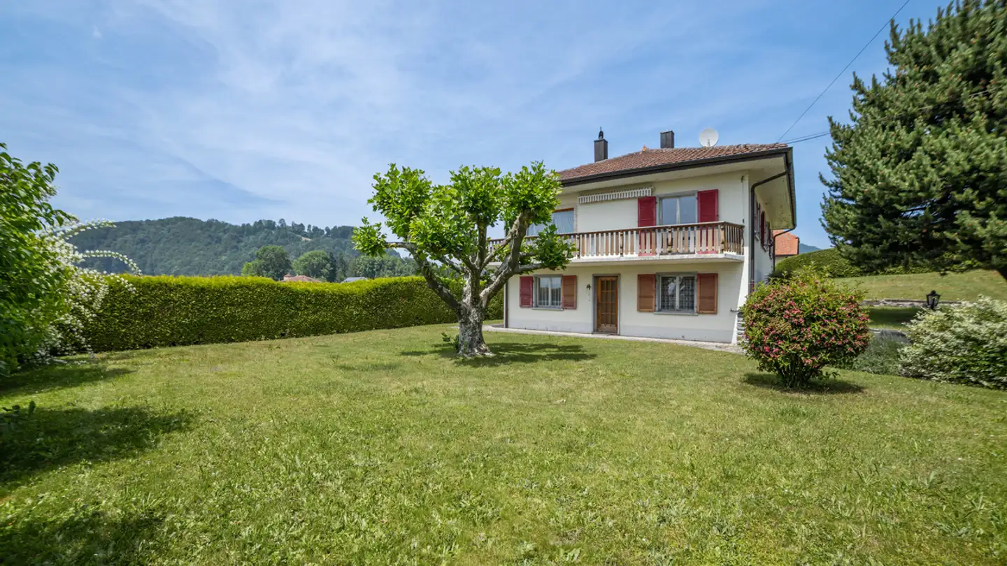 Casa singola in vendita - Sur La Roche, 1634 La Roche FR - Photo 2
