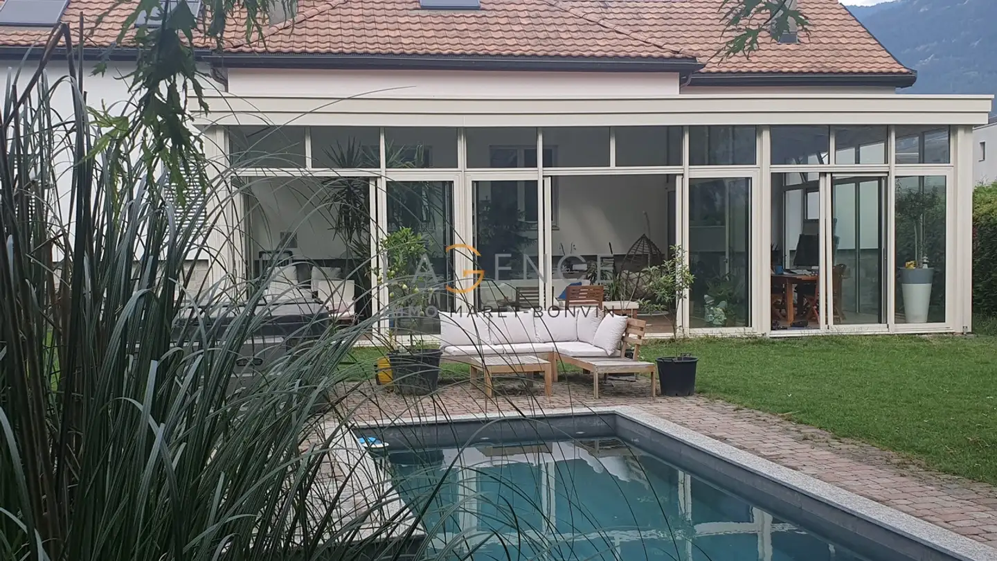 Villa for sale - 1907 Saxon