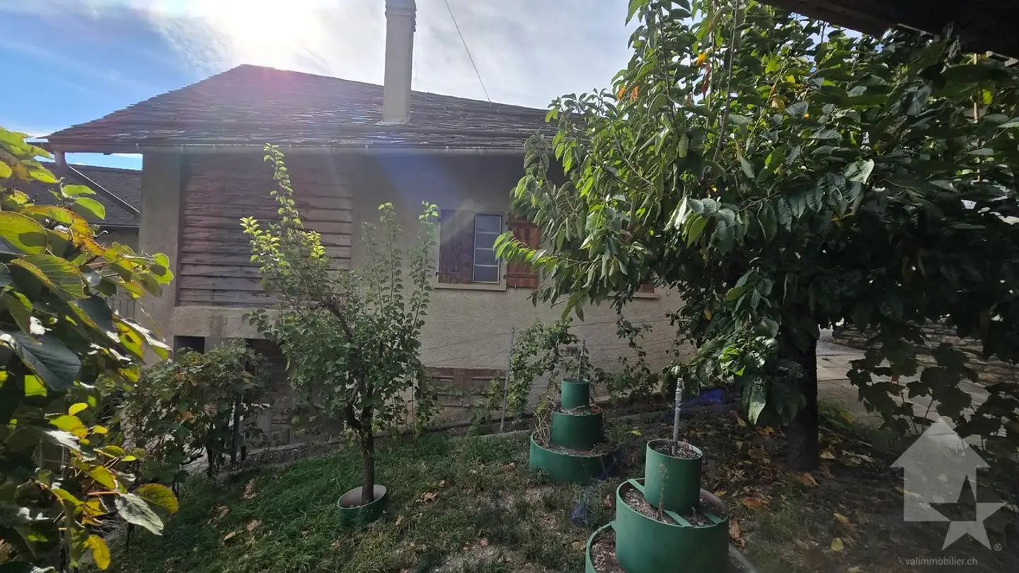 Farm for sale - 3978 Flanthey