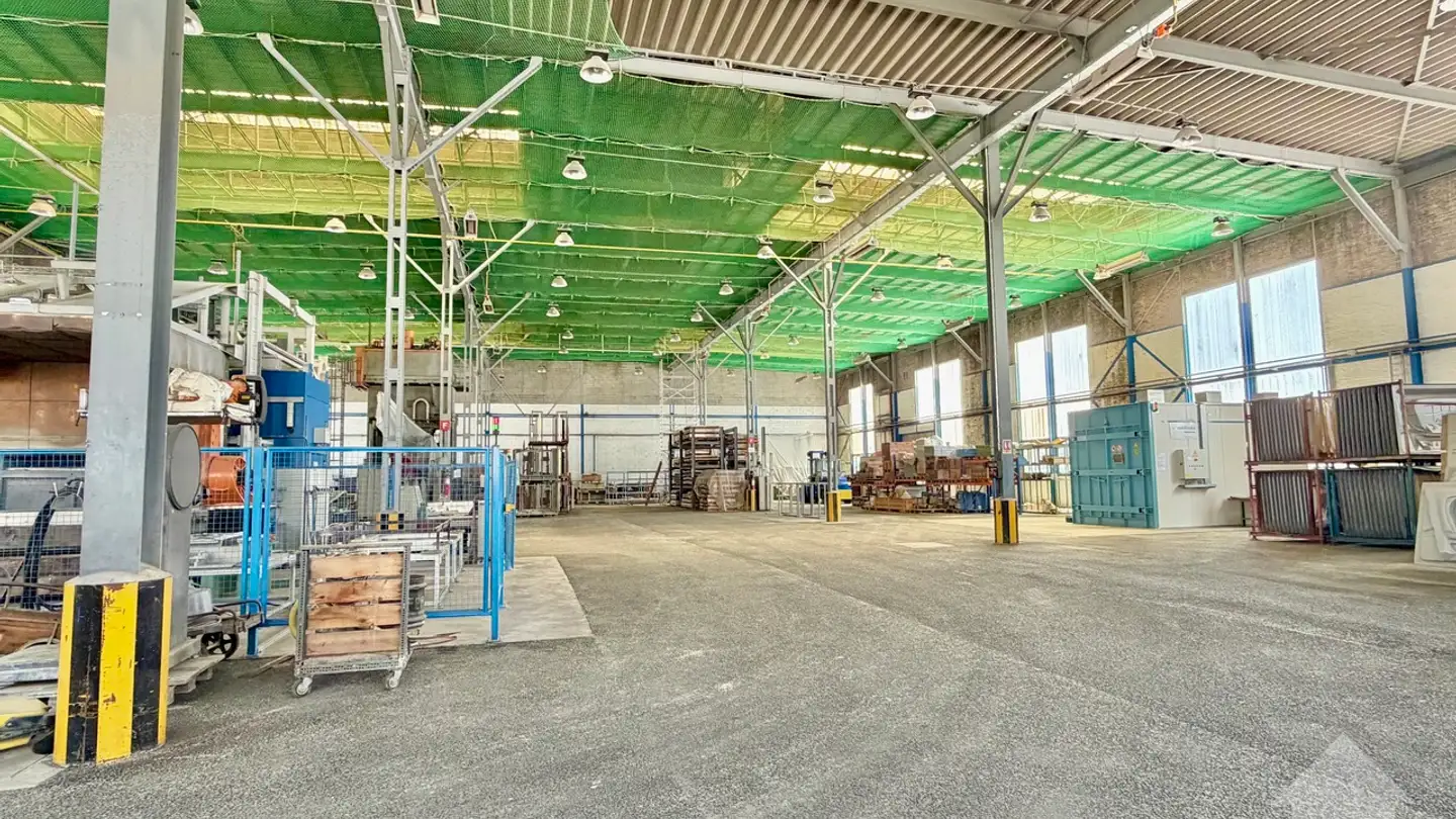 Mixed-use building for sale - 3965 Chippis - Photo 4