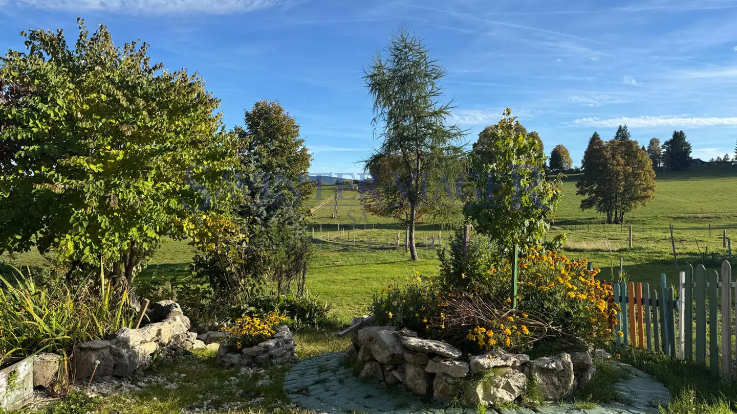 Single house for sale - 2740 Moutier - Photo 2