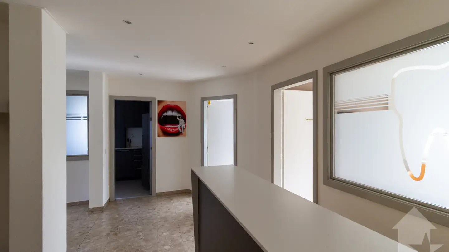 Office space for sale - 3966 Chalais