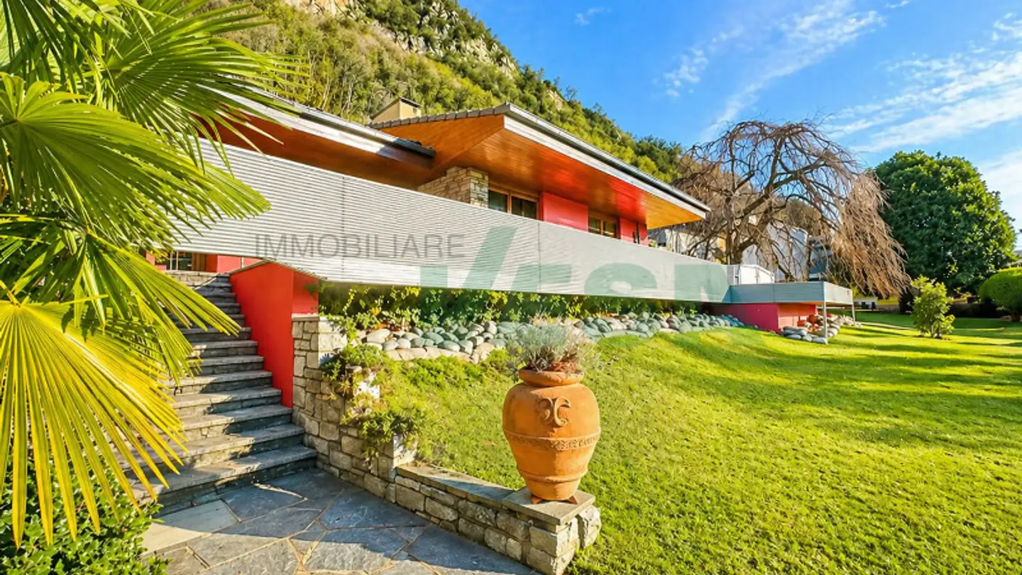 Constructible plot for sale - 6850 Mendrisio