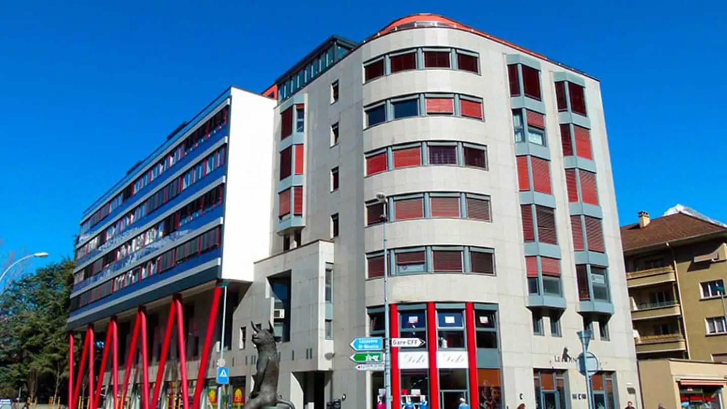 Mixed-use building for sale - 1920 Martigny - Photo 2