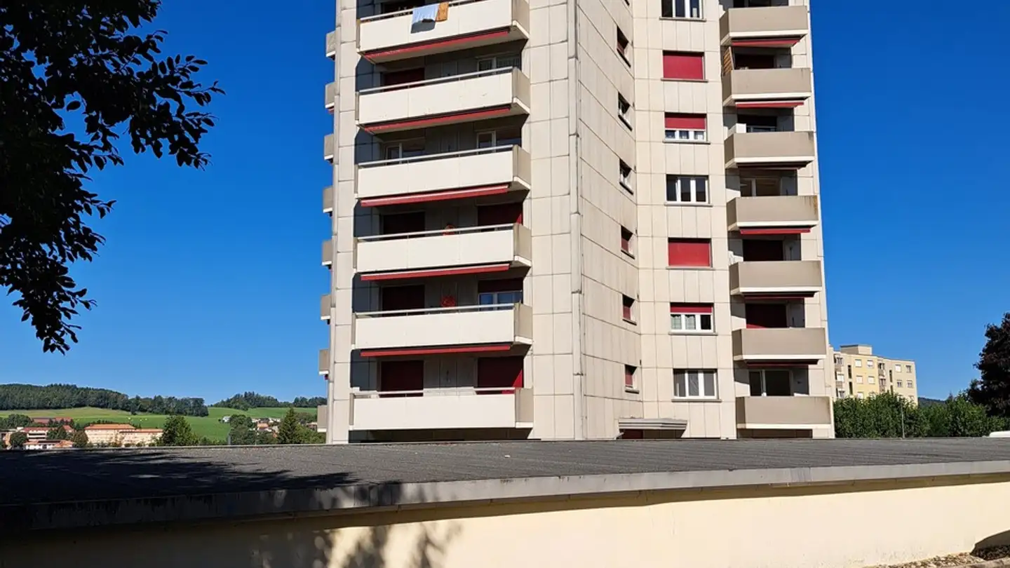 Place de parking extérieure à louer - Route de la Condémine 5, 1680 Romont FR