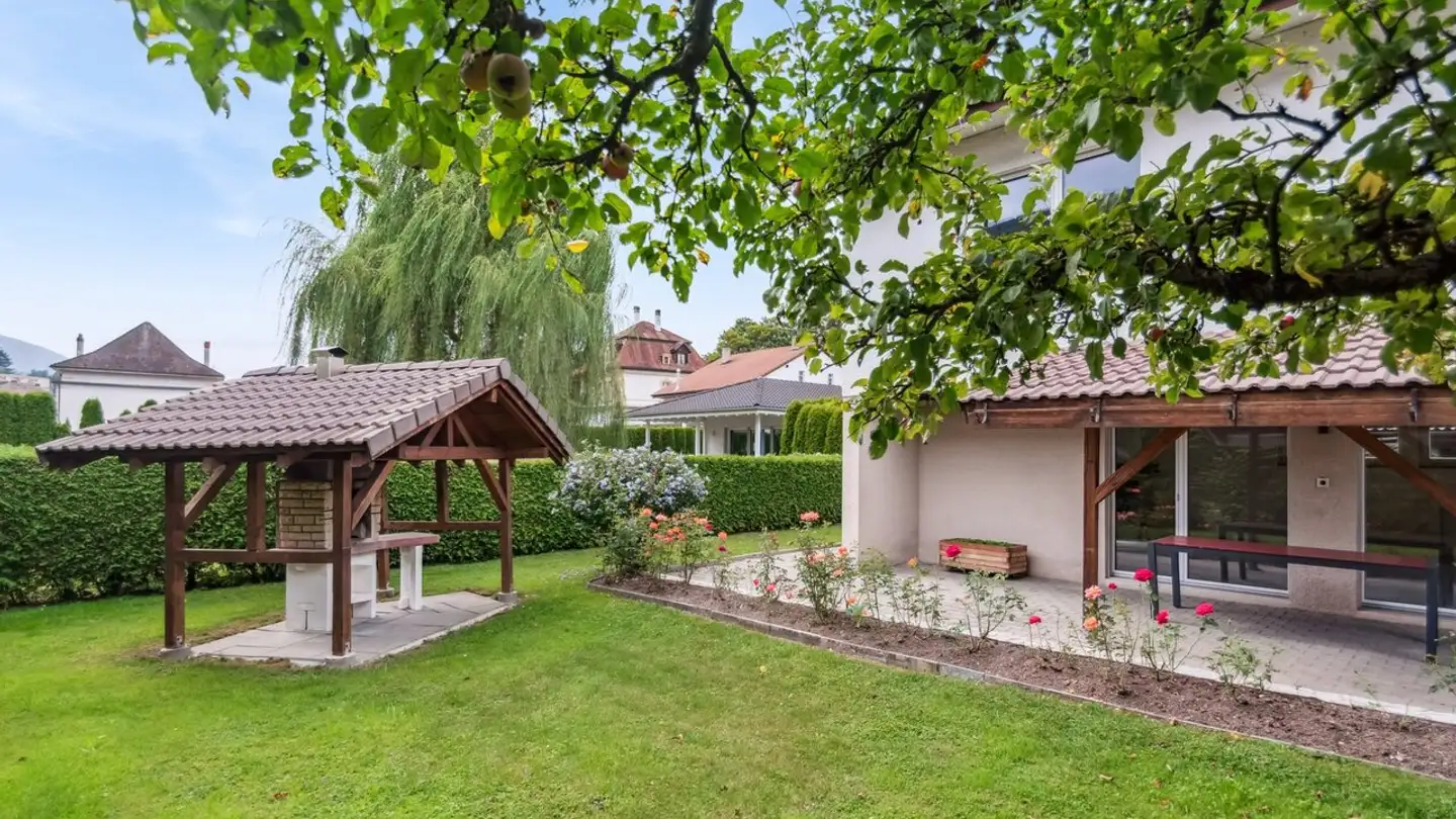 Casa bifamiliare in vendita - 2738 Court - Photo 3