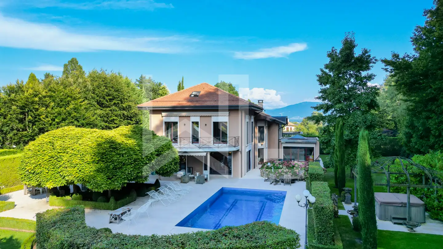 Single house for sale - 1295 Mies