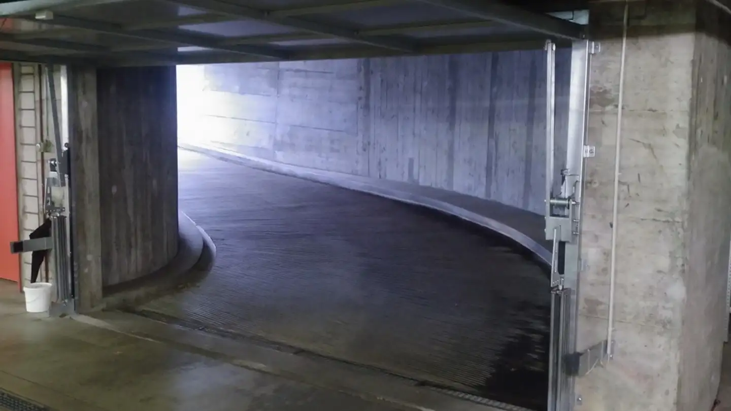 Parcheggio sotterraneo in affitto - Sunnetalstrasse 27, 8117 Fällanden - Foto 2