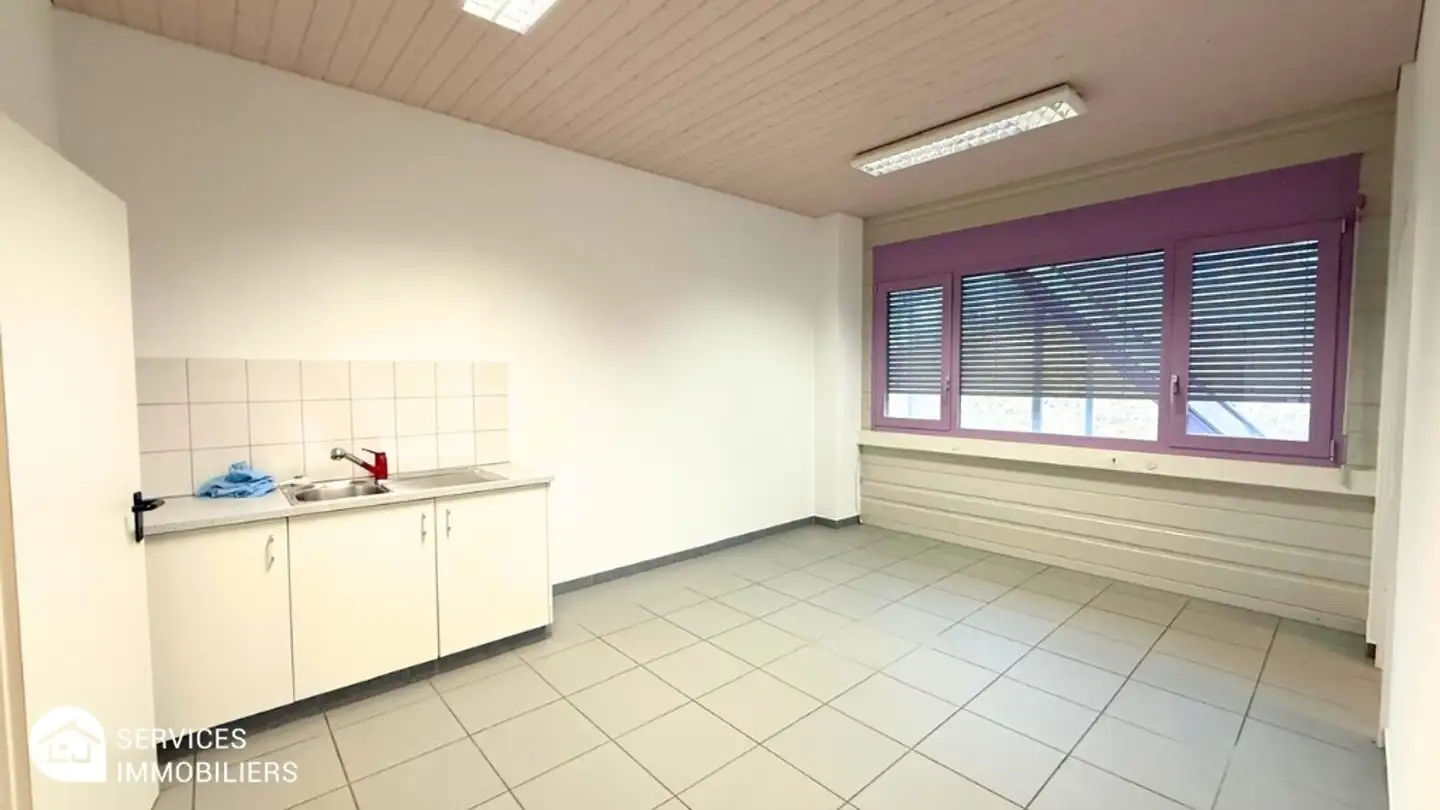 Commerciale in affitto - Rue H.-F. Sandoz 14, 2710 Tavannes - Foto 2