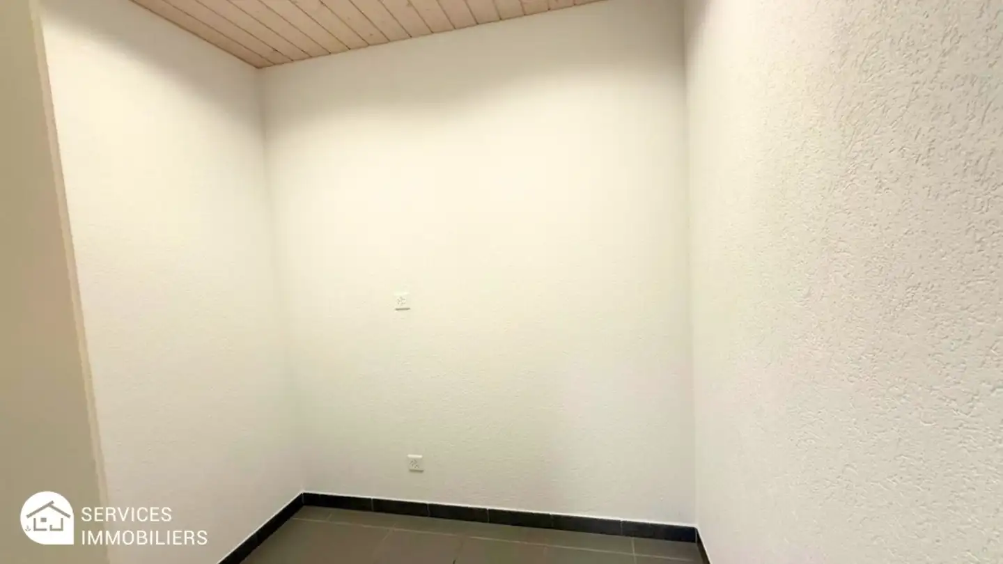 Commerciale in affitto - Rue H.-F. Sandoz 14, 2710 Tavannes - Foto 4