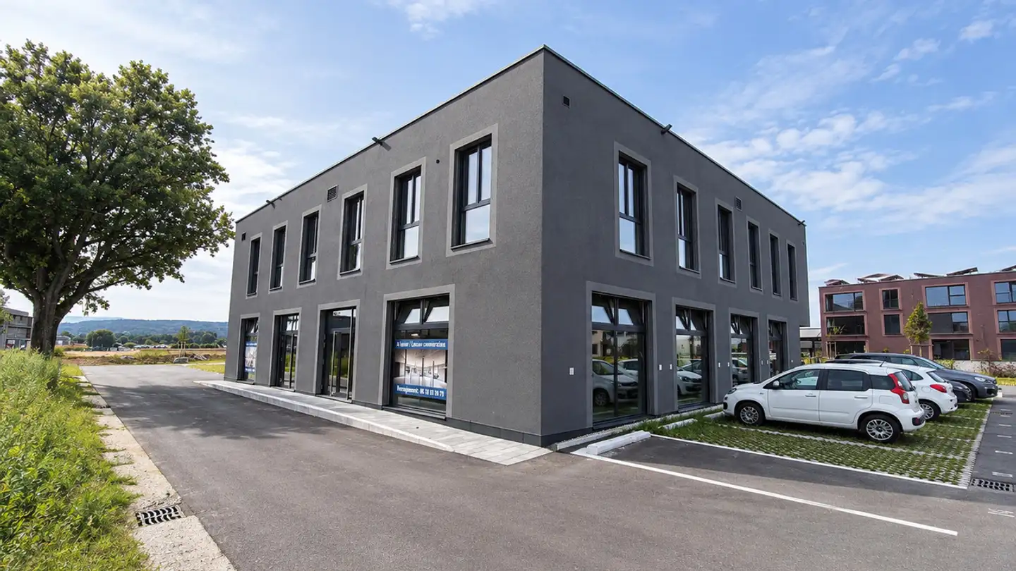 Commercial for rent - Impasse De La Fava 1, 1566 St-Aubin FR - Photo 2