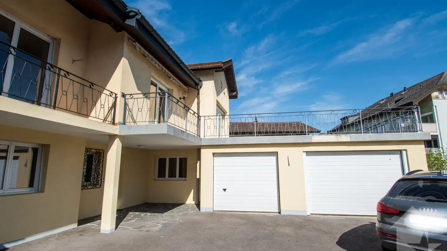 Row house for sale - 1868 Collombey