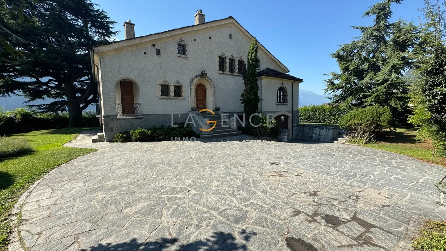 Single house for sale - 1912 Leytron