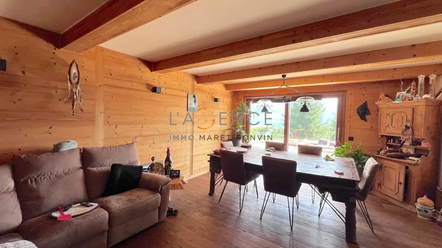 Chalet for sale - 1976 Erde - Photo 2