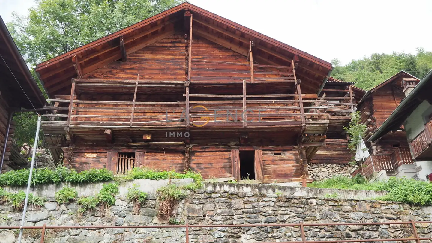 Chalet for sale - 1987 Hérémence - Photo 2