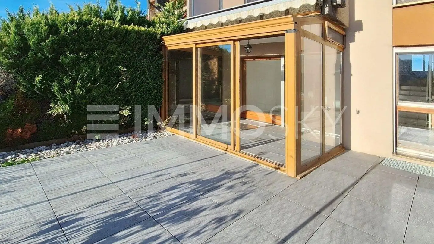 Row house for sale - 1188 Gimel