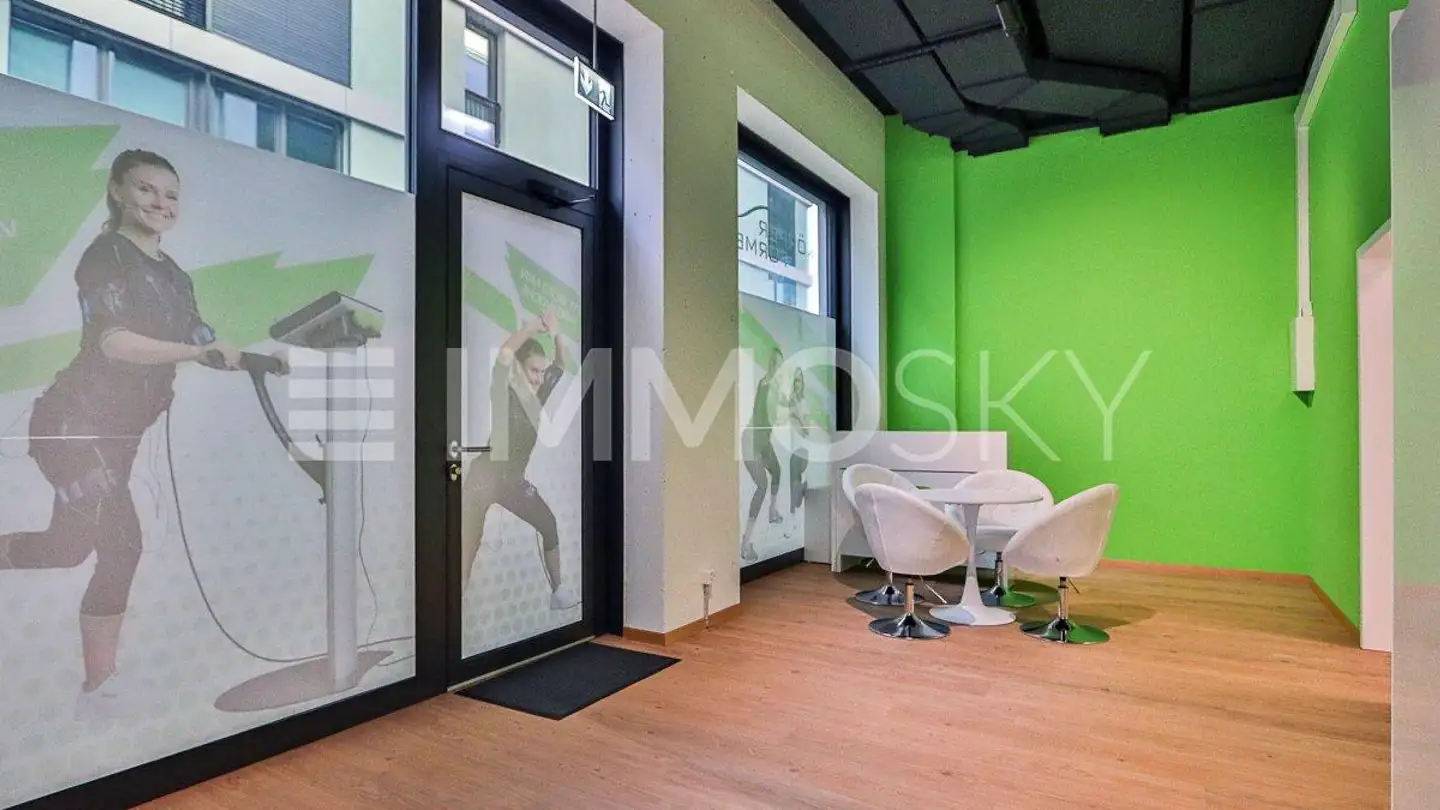 Shop for rent - 5034 Suhr - Photo 2