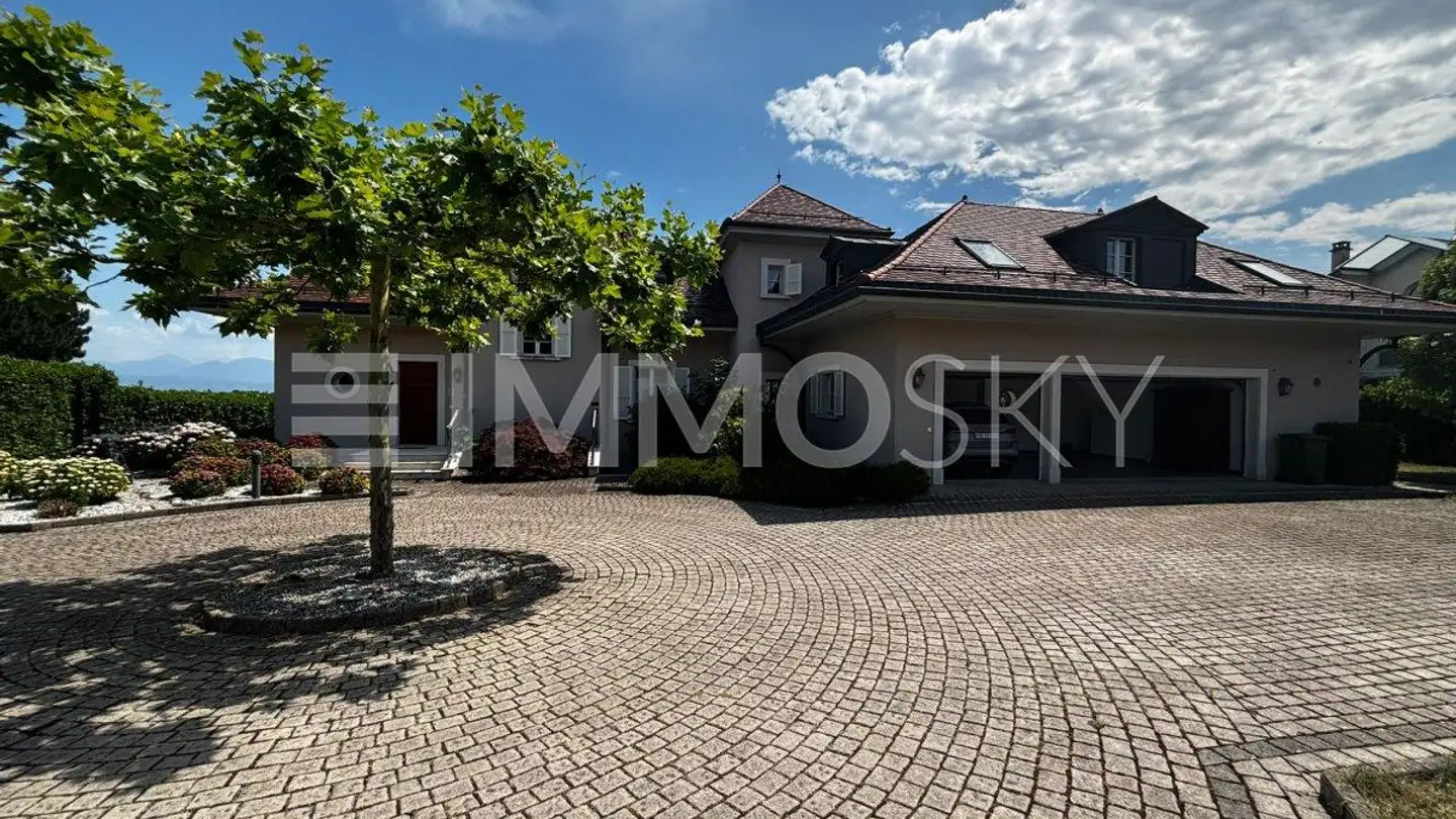 Single house for sale - 1185 Mont-sur-Rolle