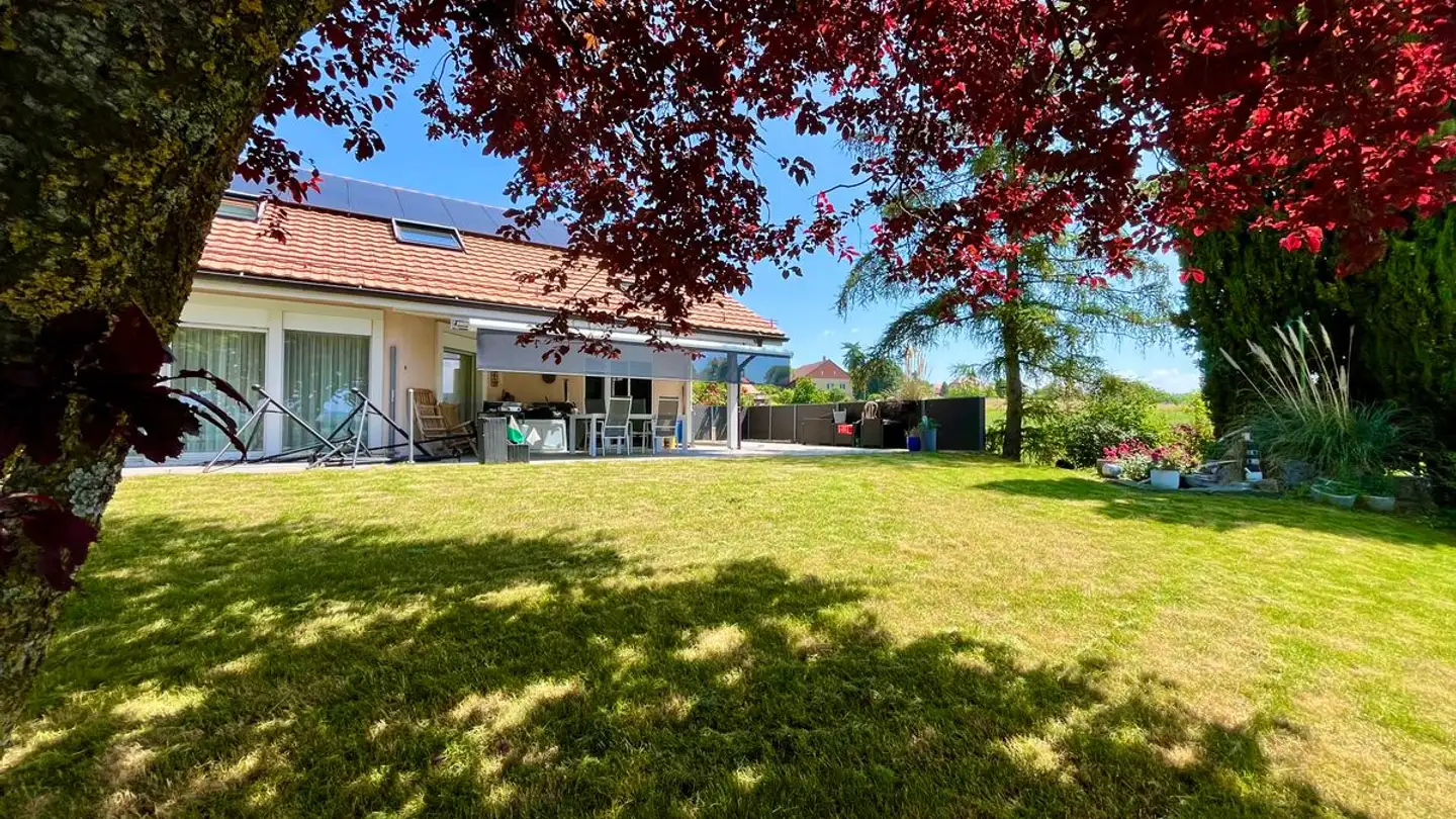 Single house for sale - 1405 Pomy