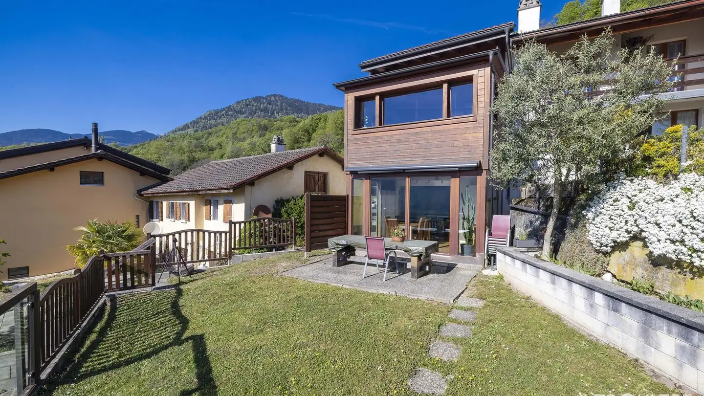 Row house for sale - 1867 Ollon VD