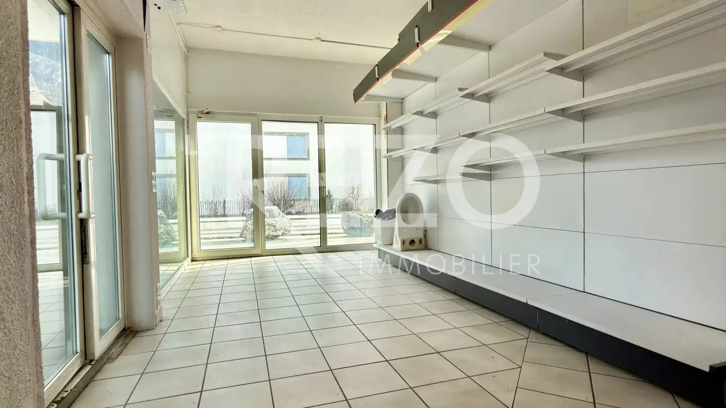 Shop for sale - 3960 Sierre