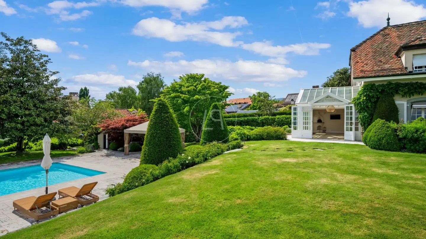 Single house for sale - 1143 Apples