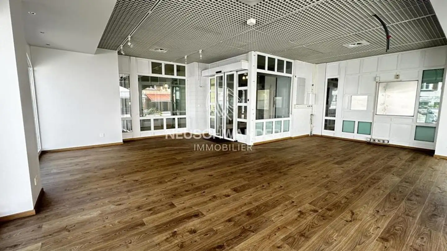 Commercial à louer - 2800 Delémont