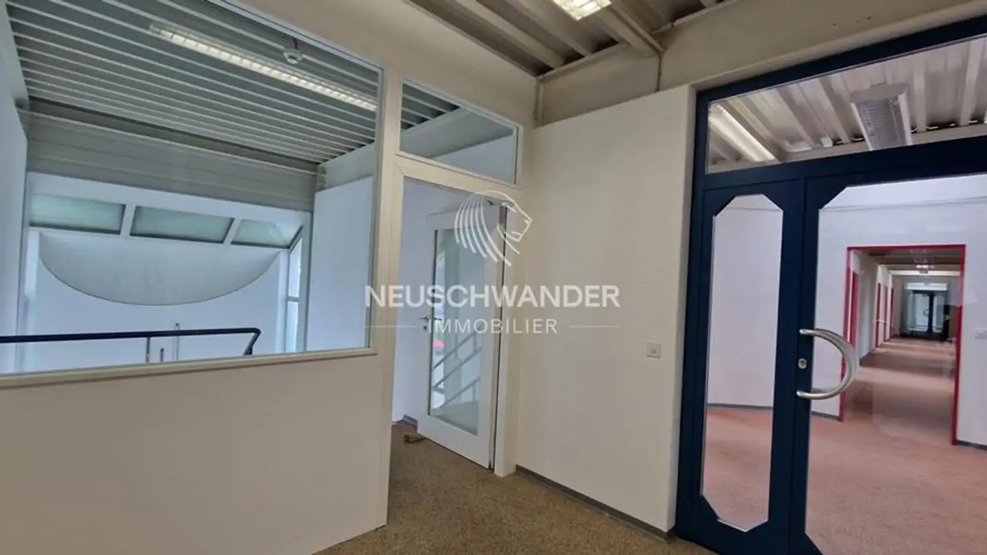 Commercial à louer - Rue Du Jura, 2800 Delémont - Photo 2