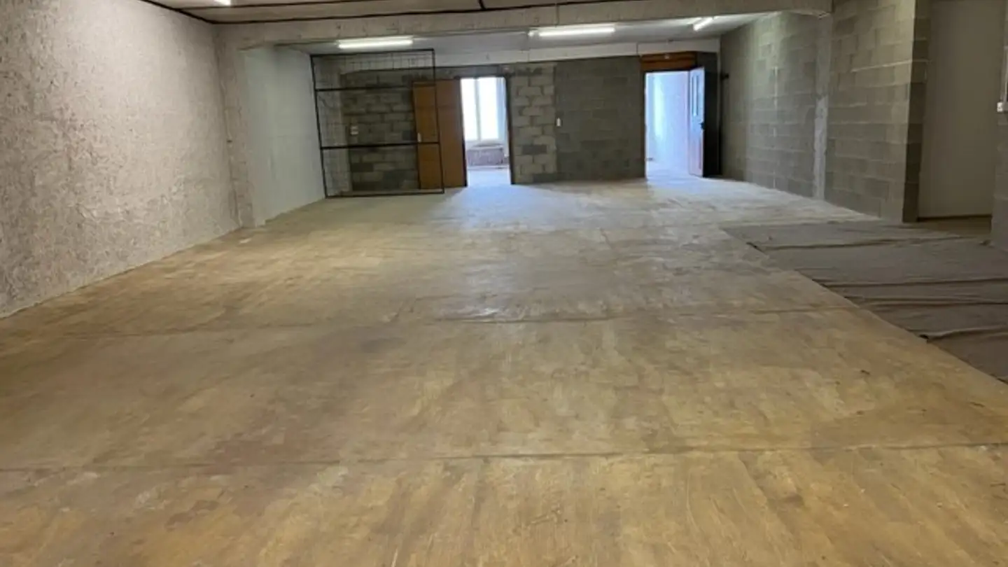 Commercial for rent - Rue De Comble-Emine 1, 2053 Cernier