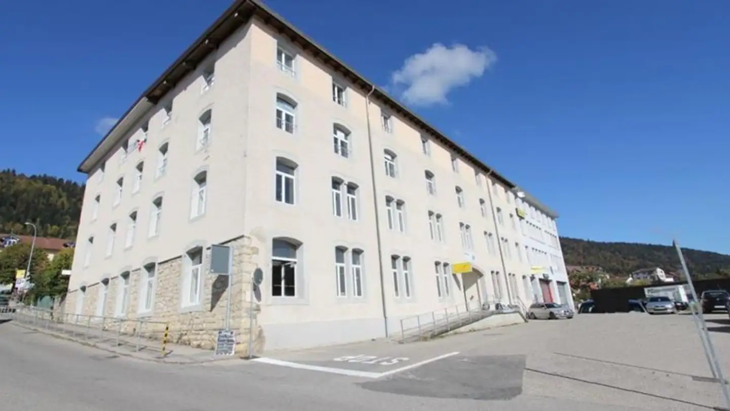 Commercial for rent - Rue De Comble-Emine 1, 2053 Cernier
