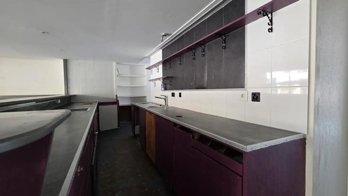 Gewerbe mieten - Rue Daniel-Jeanrichard 13, 2400 Le Locle