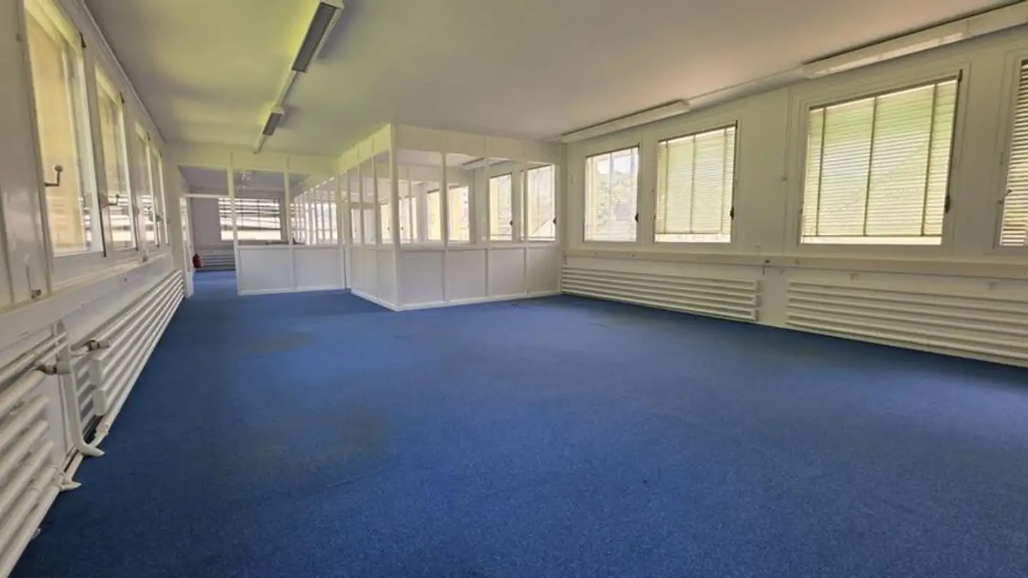 Gewerbe mieten - Rue des Billodes 26, 2400 Le Locle