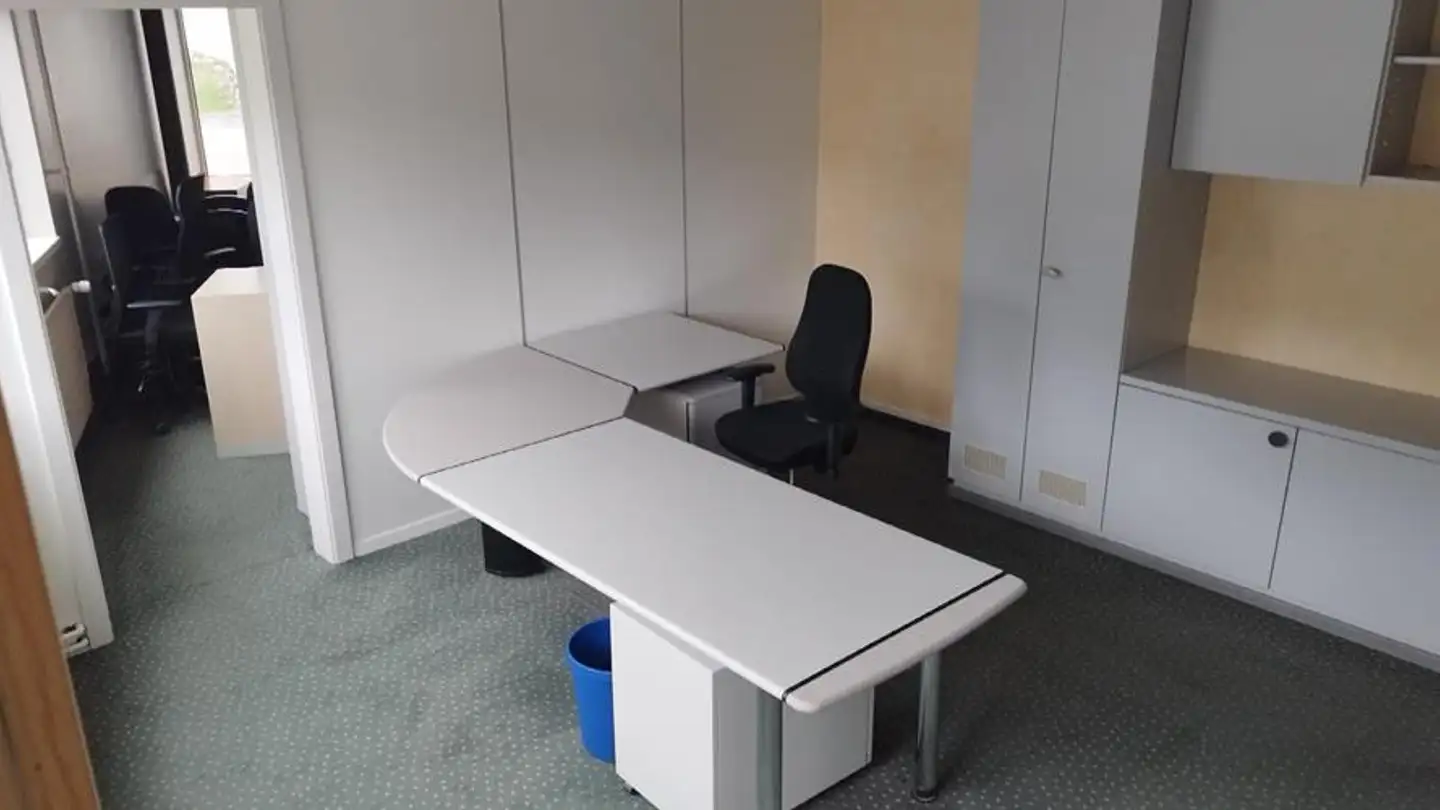 Bureau à louer - Rue De La Jambe-Ducommun 15, 2400 Le Locle - Photo 2
