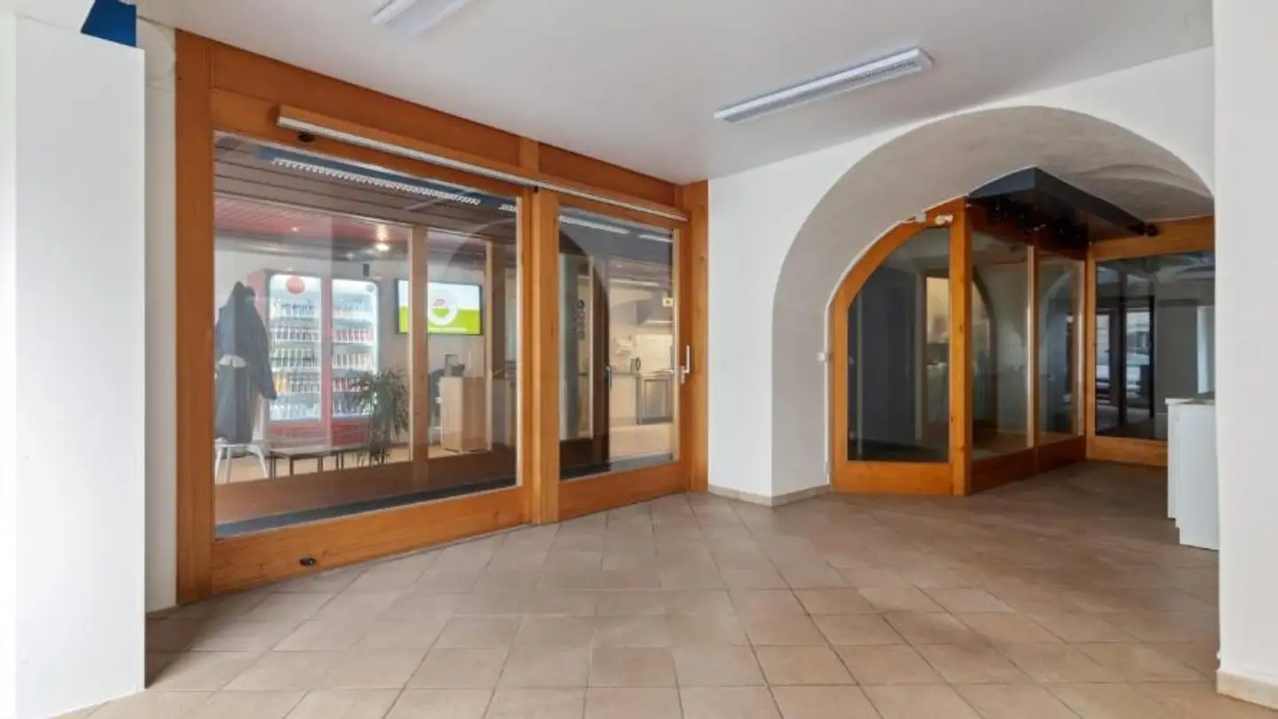 Commercial for rent - Rue de l'Eglise 7, 2800 Delémont - Photo 3