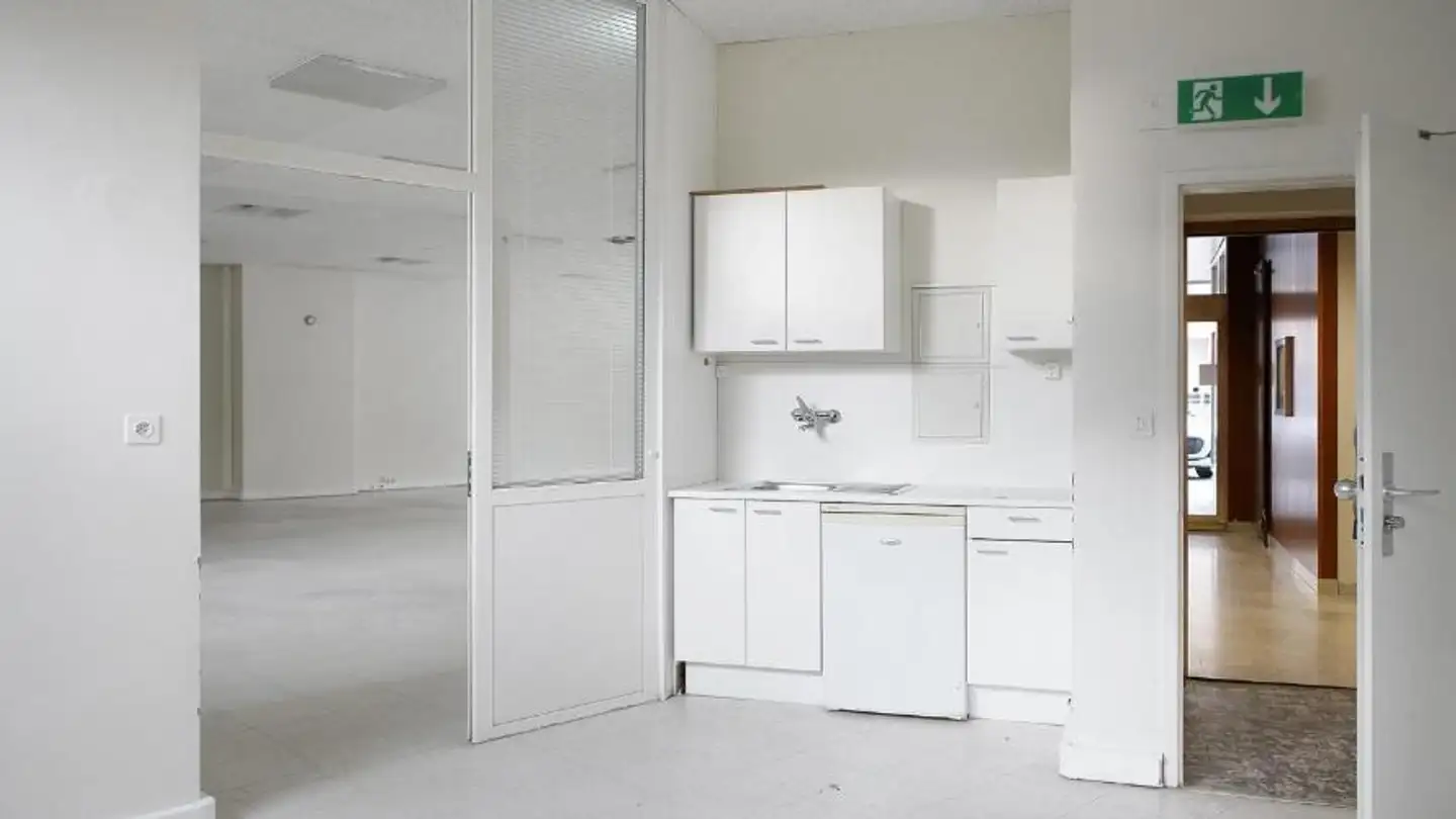 Shop for rent - Chemin De La Fontaine 2, 1224 Chêne-Bougeries - Photo 2