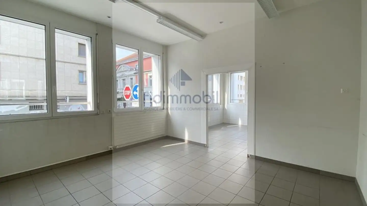 Commerciale in affitto - Rue Daniel-Jeanrichard 13, 2300 La Chaux-de-Fonds - Foto 2