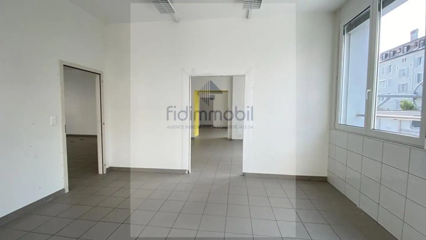 Commercial à louer - Rue Daniel-Jeanrichard 13, 2300 La Chaux-de-Fonds - Photo 4
