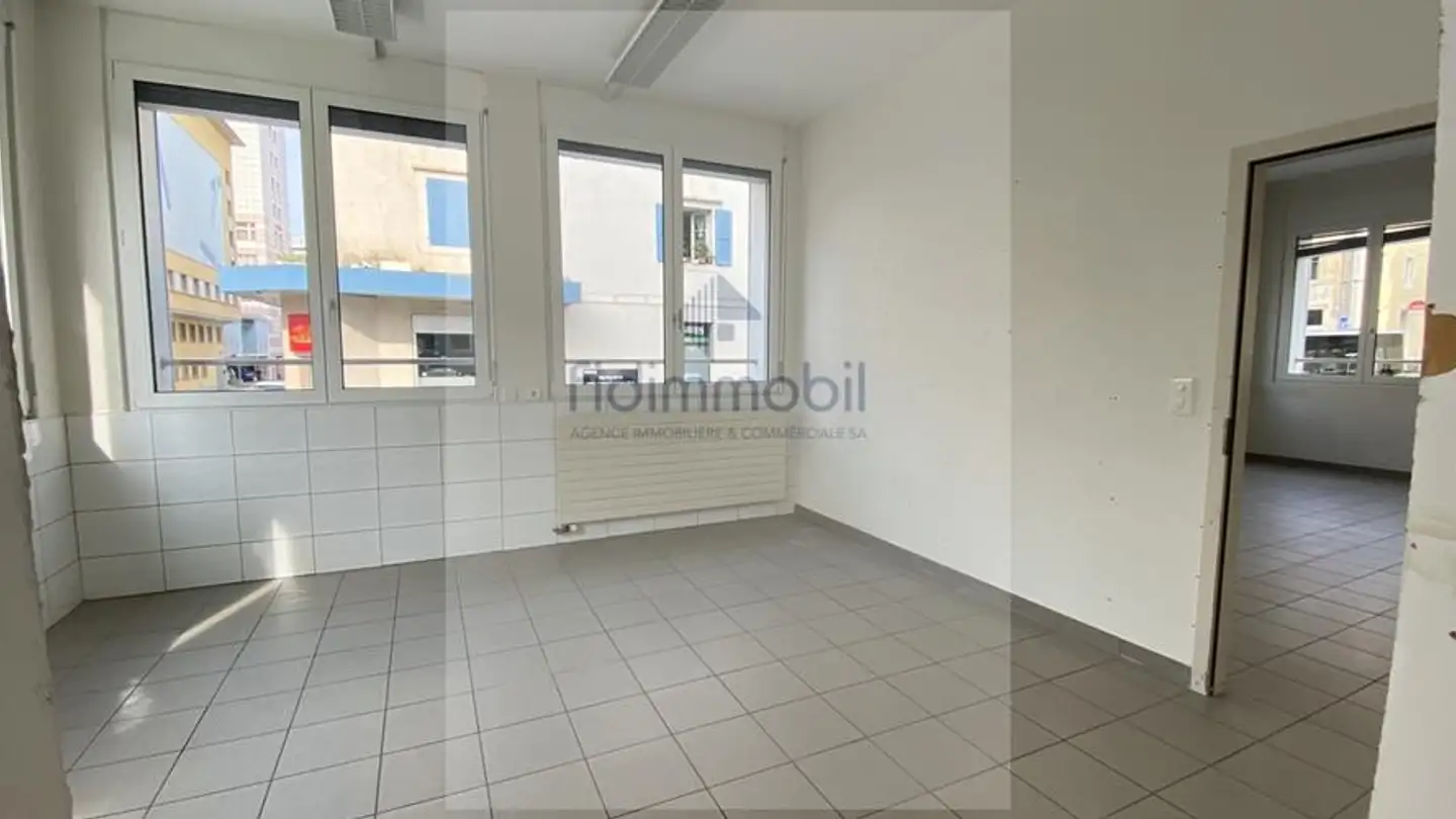 Commerciale in affitto - Rue Daniel-Jeanrichard 13, 2300 La Chaux-de-Fonds - Foto 3