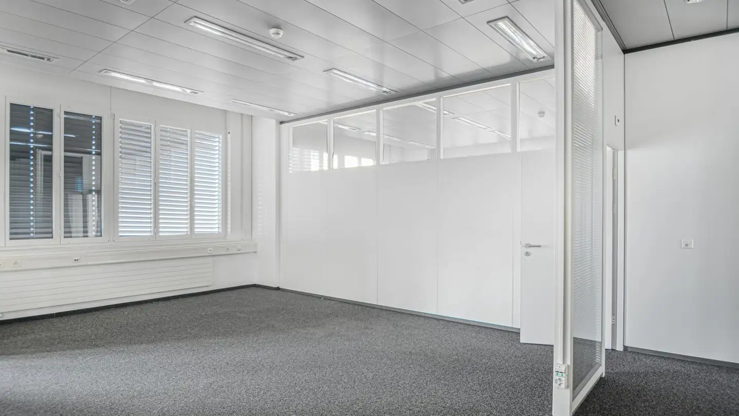 Office space for rent - Rue De La Gare 4, 2034 Peseux - Photo 4