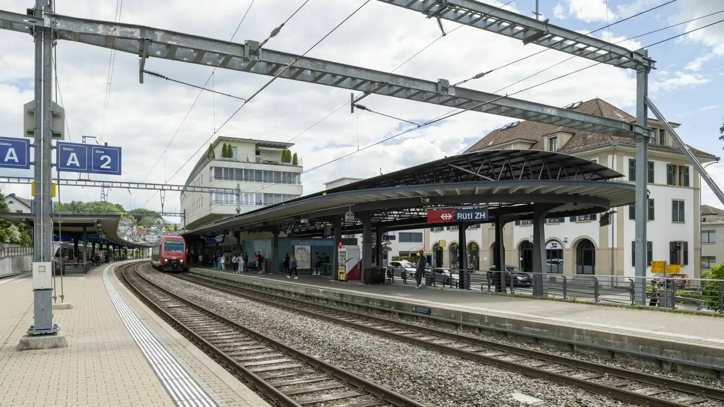 Bureau à louer - Bahnhofstrasse 11, 8630 Rüti ZH