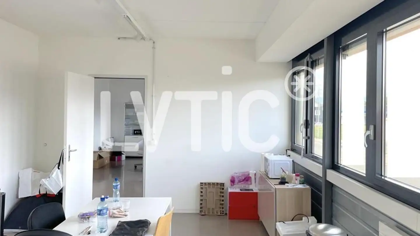Office space for rent - 1260 Nyon - Photo 2
