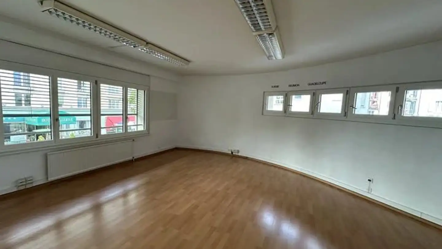 Commercial à louer - Avenue De Cour 74, 1007 Lausanne