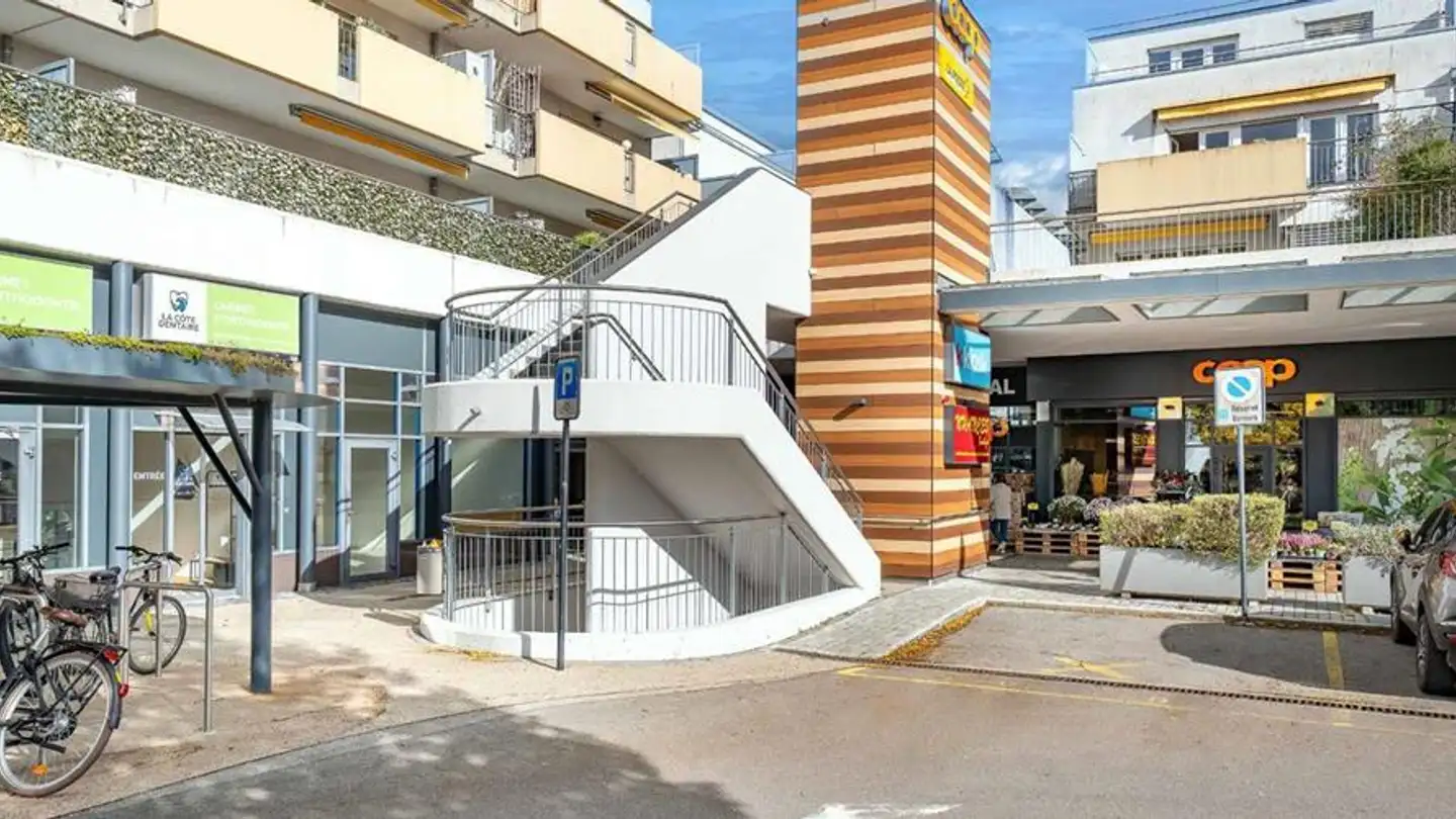 Magasin à louer - 1162 St-Prex