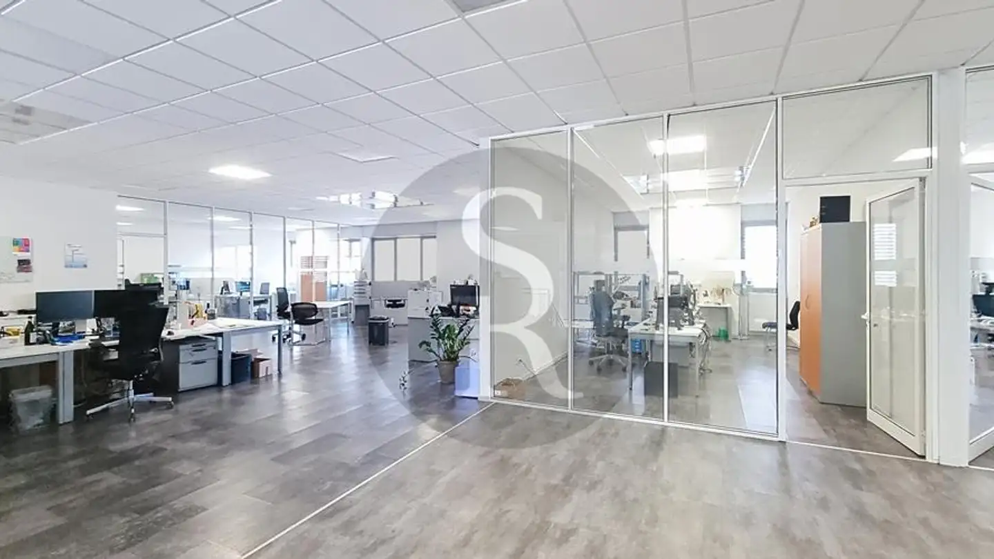 Commercial for rent - Rue De La Gare 4, 2034 Peseux - Photo 3