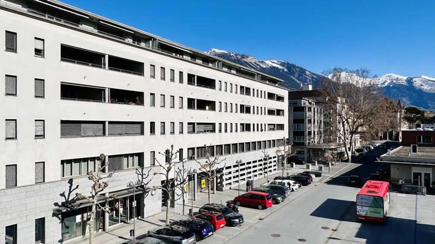 Shop for rent - 3960 Sierre
